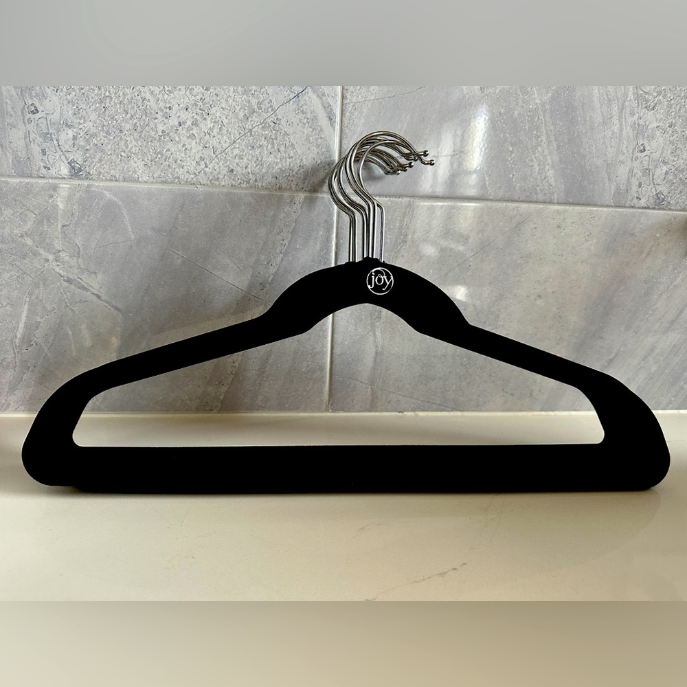 Black Felt Non Slip Slim Line Metal Hangers - 10 Pack closet organization